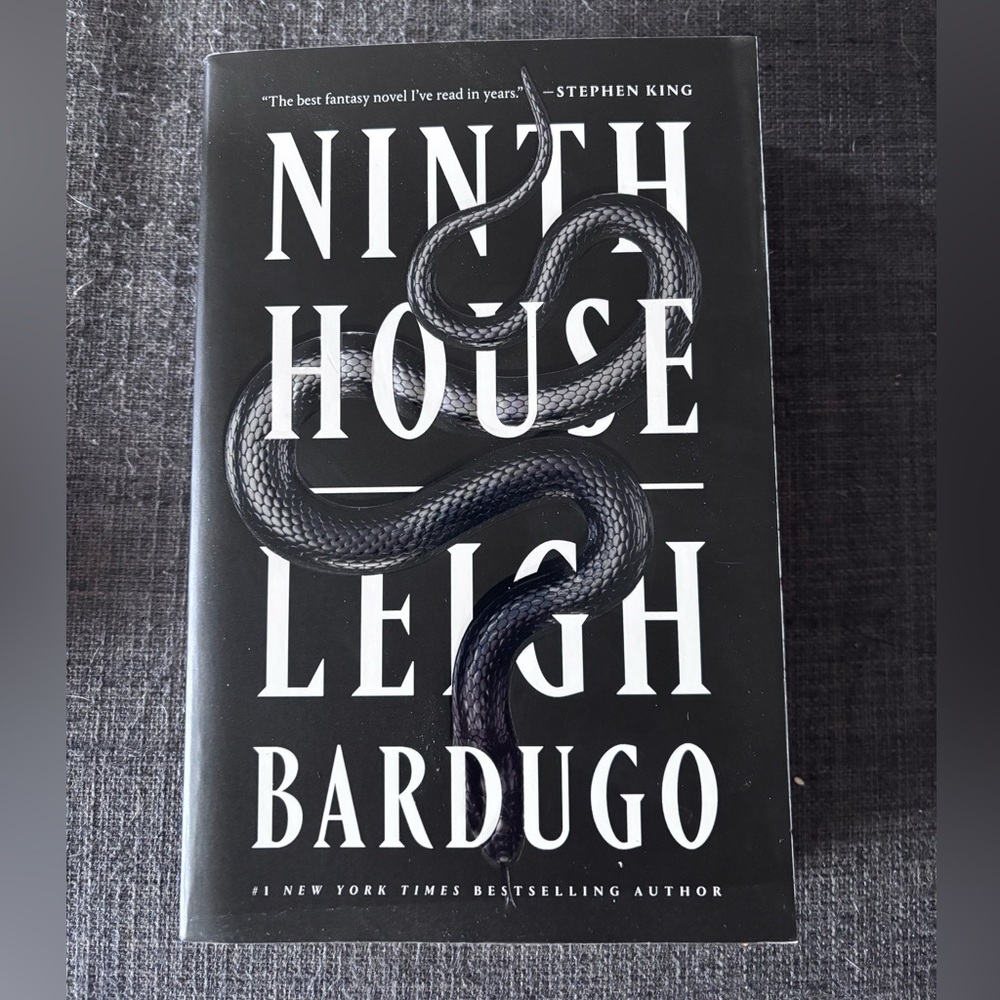 Ninth House by Leigh Bardugo - Black Cover Paperback